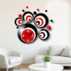 Horloge noire rouge avec des cercles