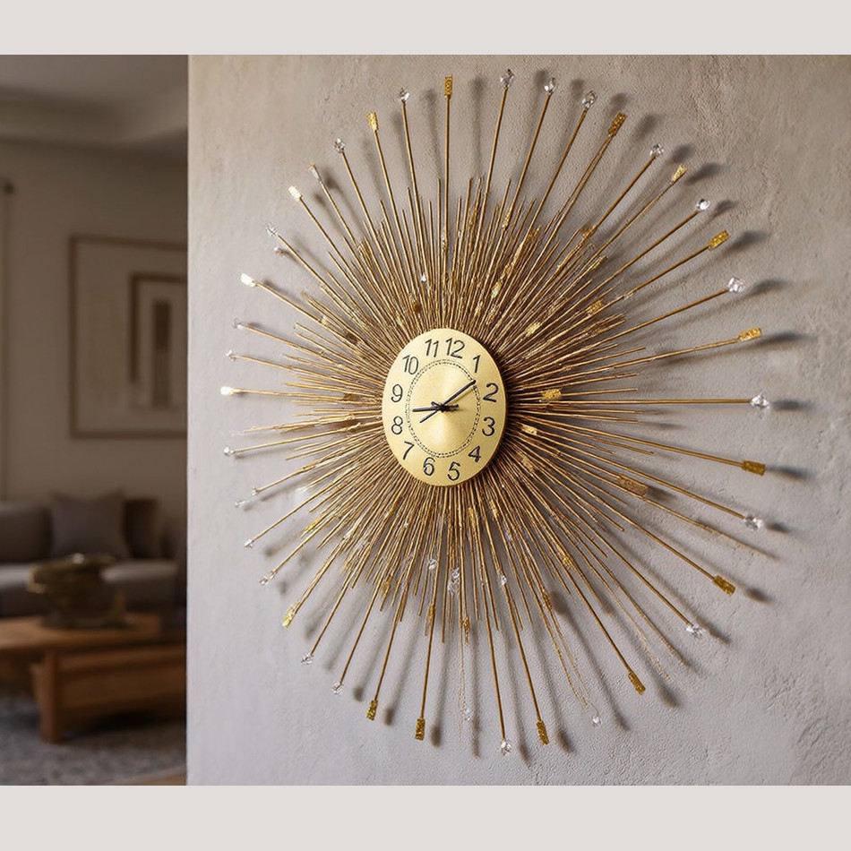 horloge dorée ave perles